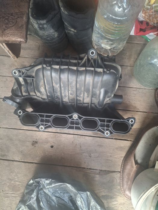 Продам Впускной колектор