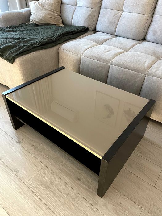 Masuta de cafea sufragerie.