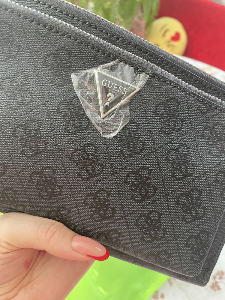 Мъжка чанта Guess