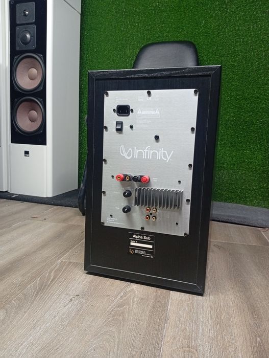 Активен субуфер Infinity Alpha