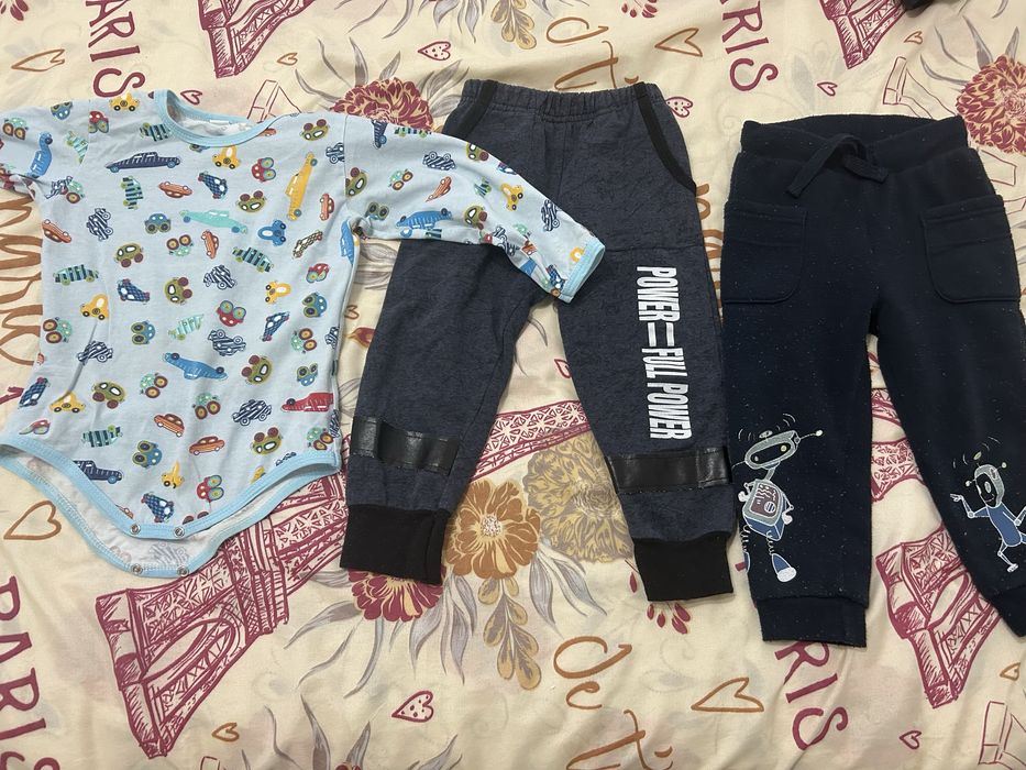 Продавам дрехи 86размер за момче