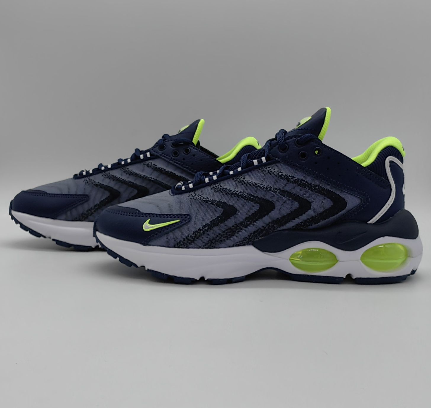 NIKE Air Max Tw NN