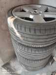 Продавам 4 броя автомобилни гуми с джанти toyo tires 225/40/18.