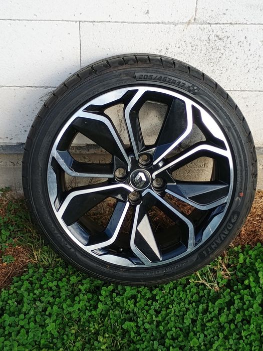 Janta cu anvelope pentru Renault Clio R17