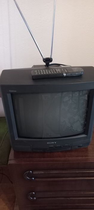 Малък телевизор Sony Trinitron KVG14M1