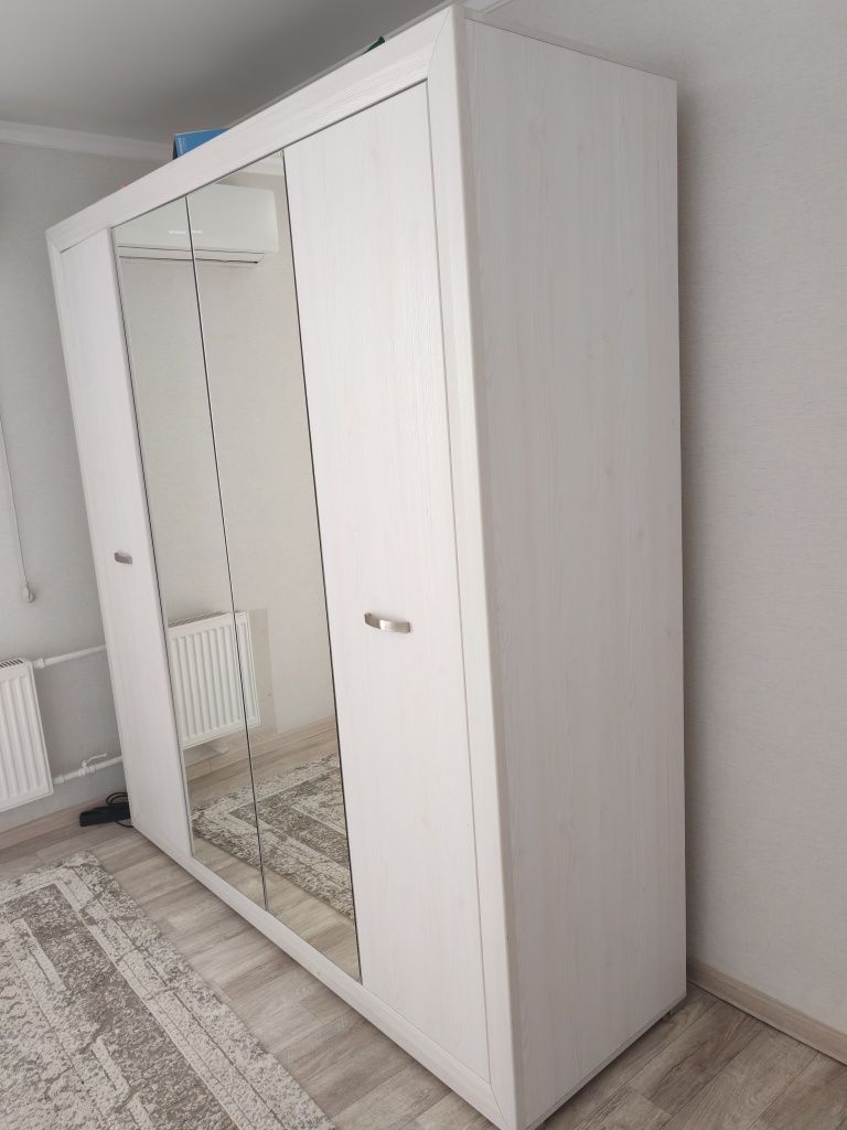 Продам шкаф в отличном состоянии