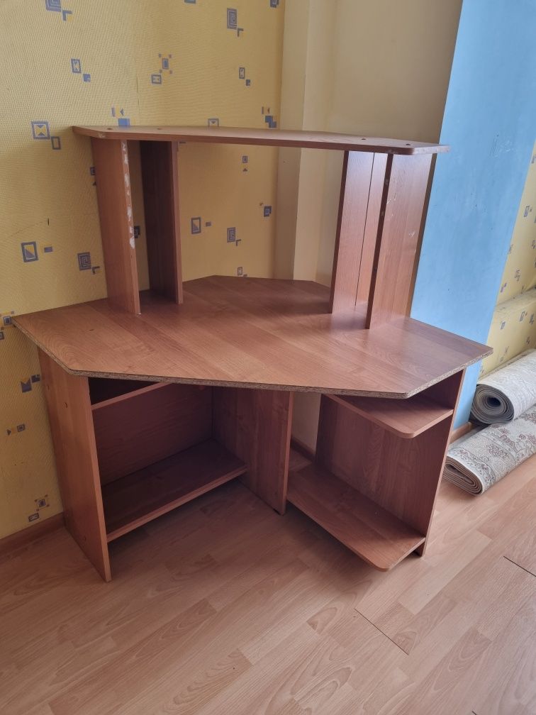 Стол компьютерный + тумбы