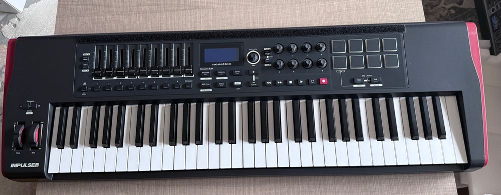 De vânzare claviatură midi NOVATION IMPULSE 61
