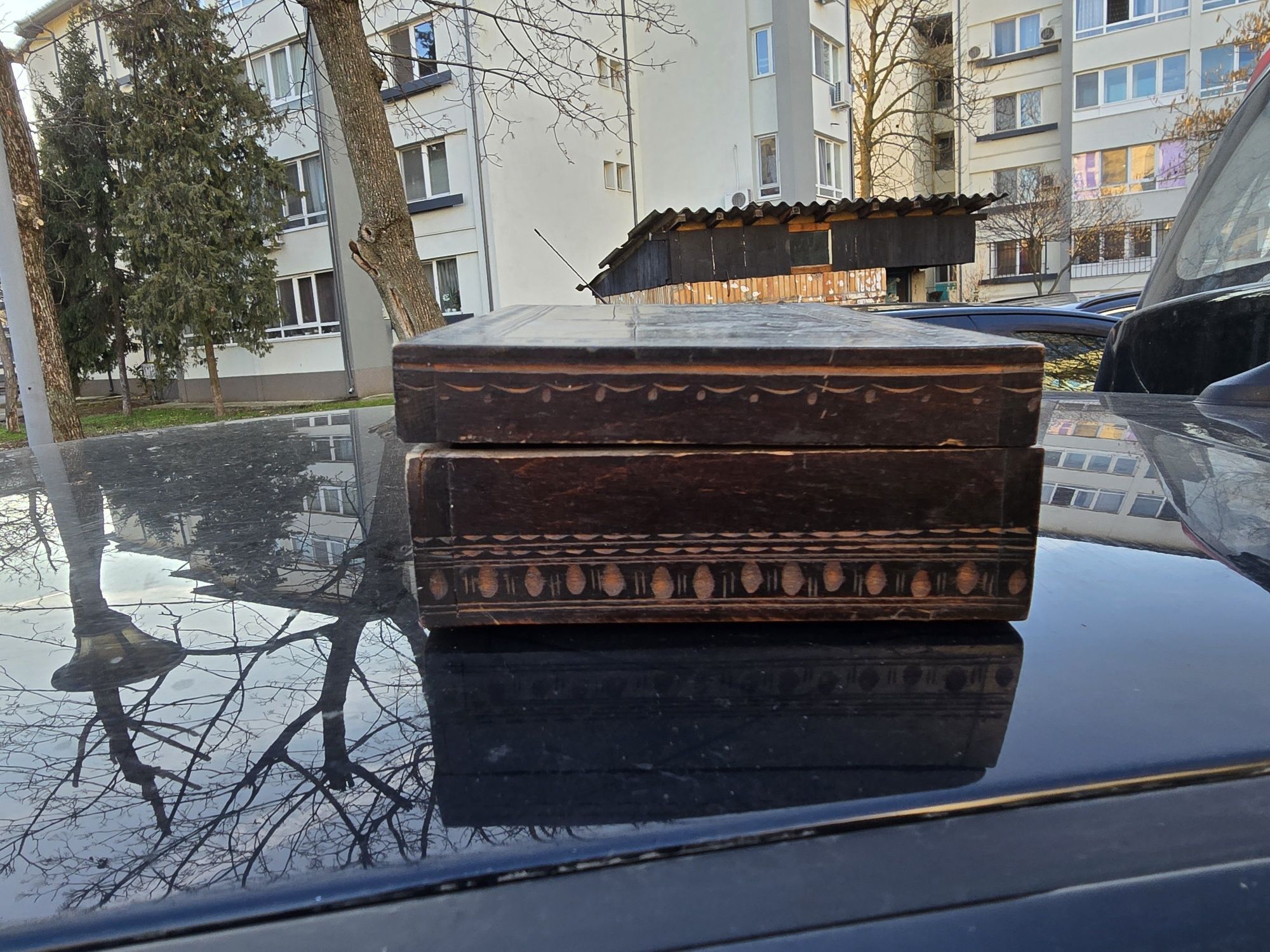 Cutie foarte veche, anii 20-30 de lemn, de bijuterii sau altele