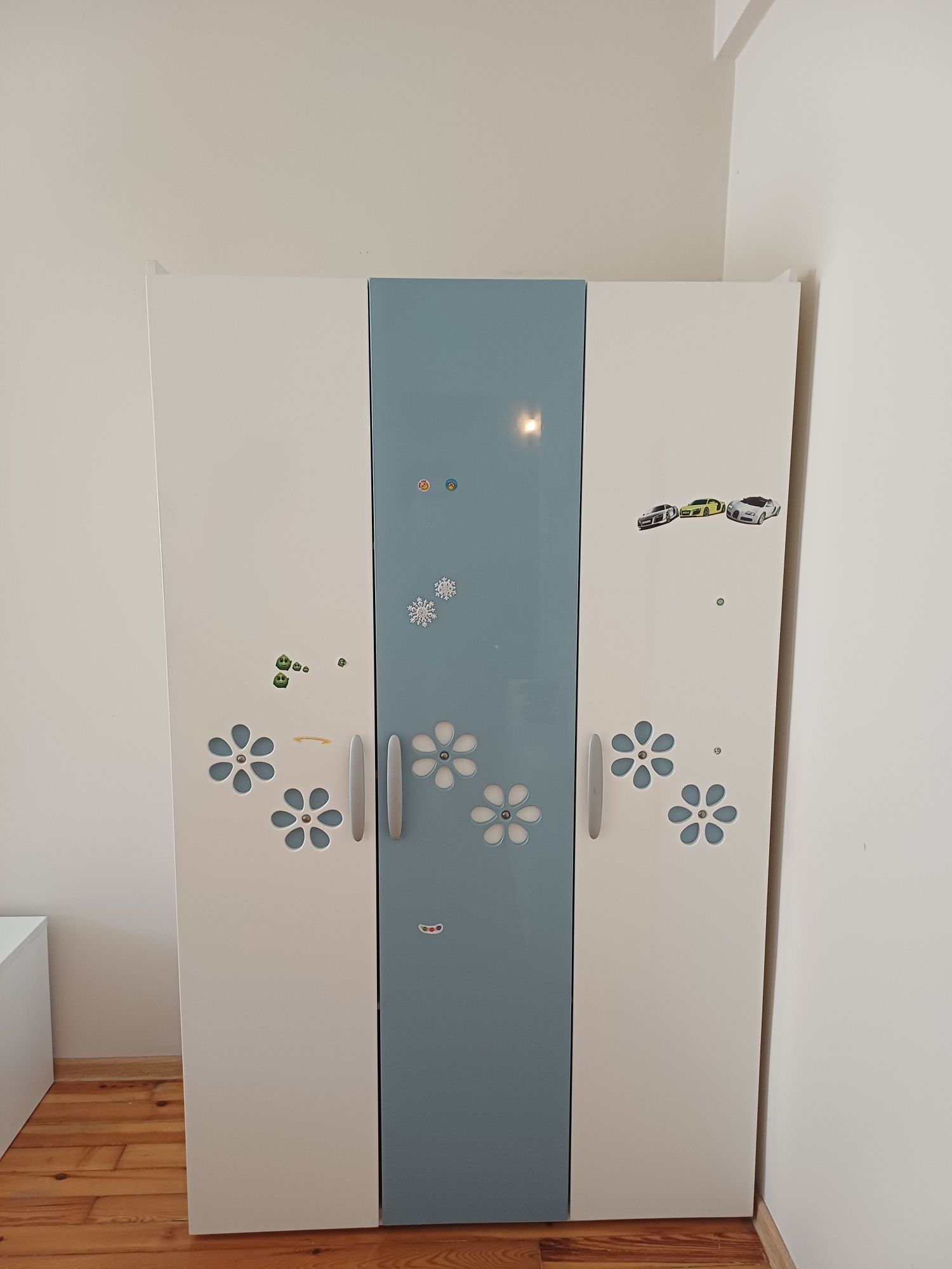 Гардероб за детска стая MDF