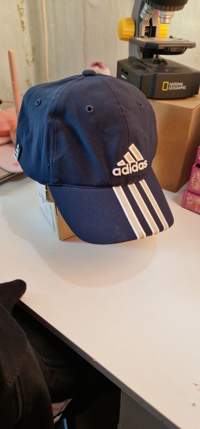 Шапка ADIDAS размера е S/M