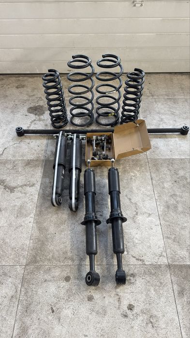 Танк 300 полный комплект амортизаторово и пружин