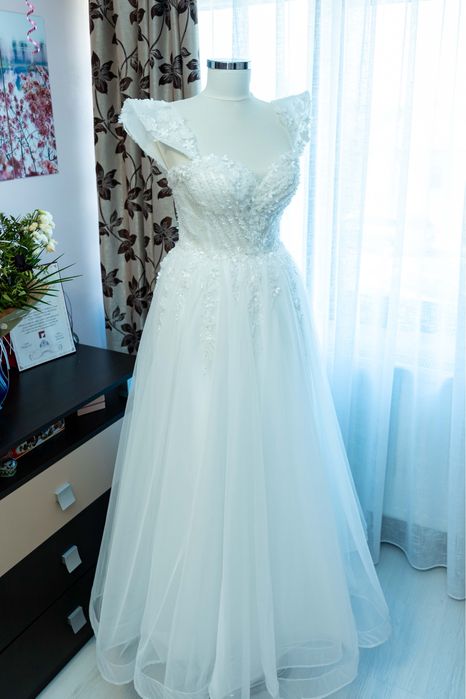 Rochie de mireasa + voal + crinolina