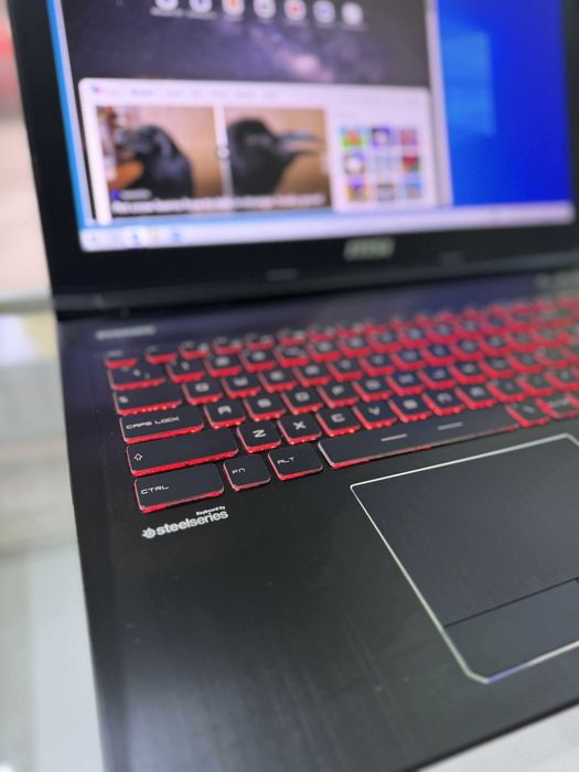 Лаптоп MSI 7RF apache pro