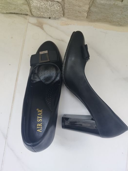 Черни обувки на ток