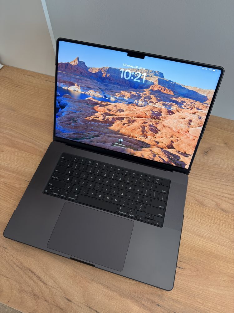 Apple MacBook Pro 16 M3 Max 40GPU Core  / 48 Гб / SSD 1tb