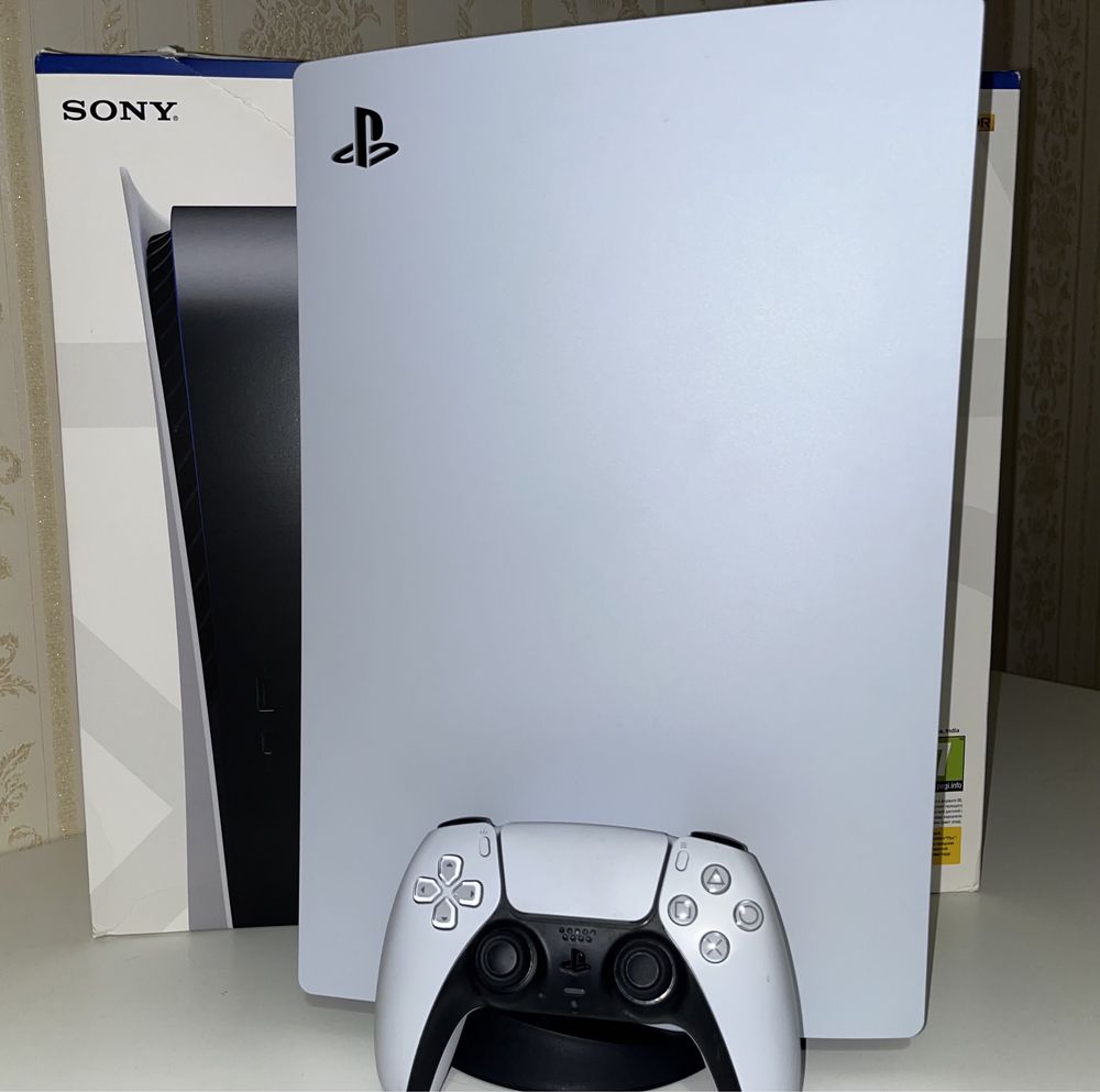 Playstation 5 + 2 геймпада