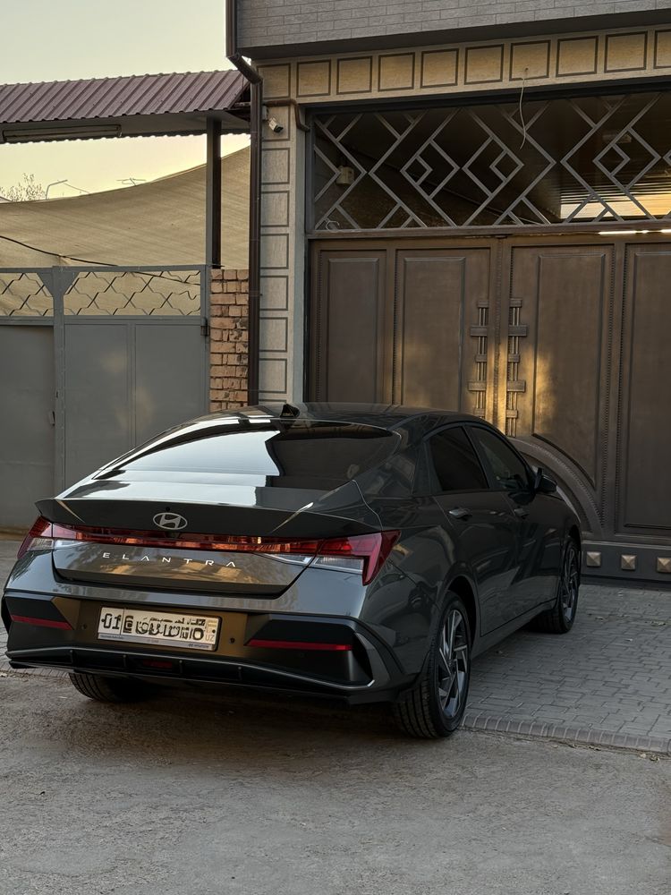 Продается Hyundai Elantra 1.6 Elegance Plus