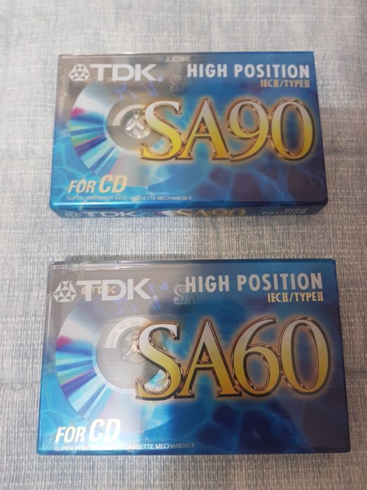 Casete TDK SA TYPEII 90 + cutie de depozitare pentru 12 casete