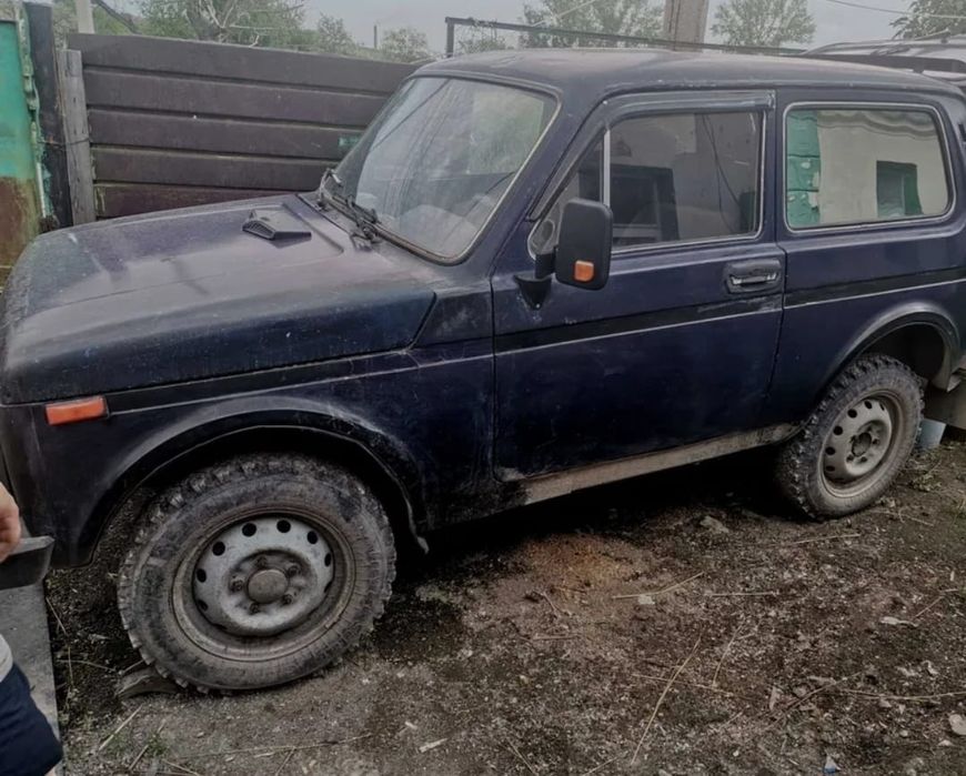 Продам Ниву на запчасти.