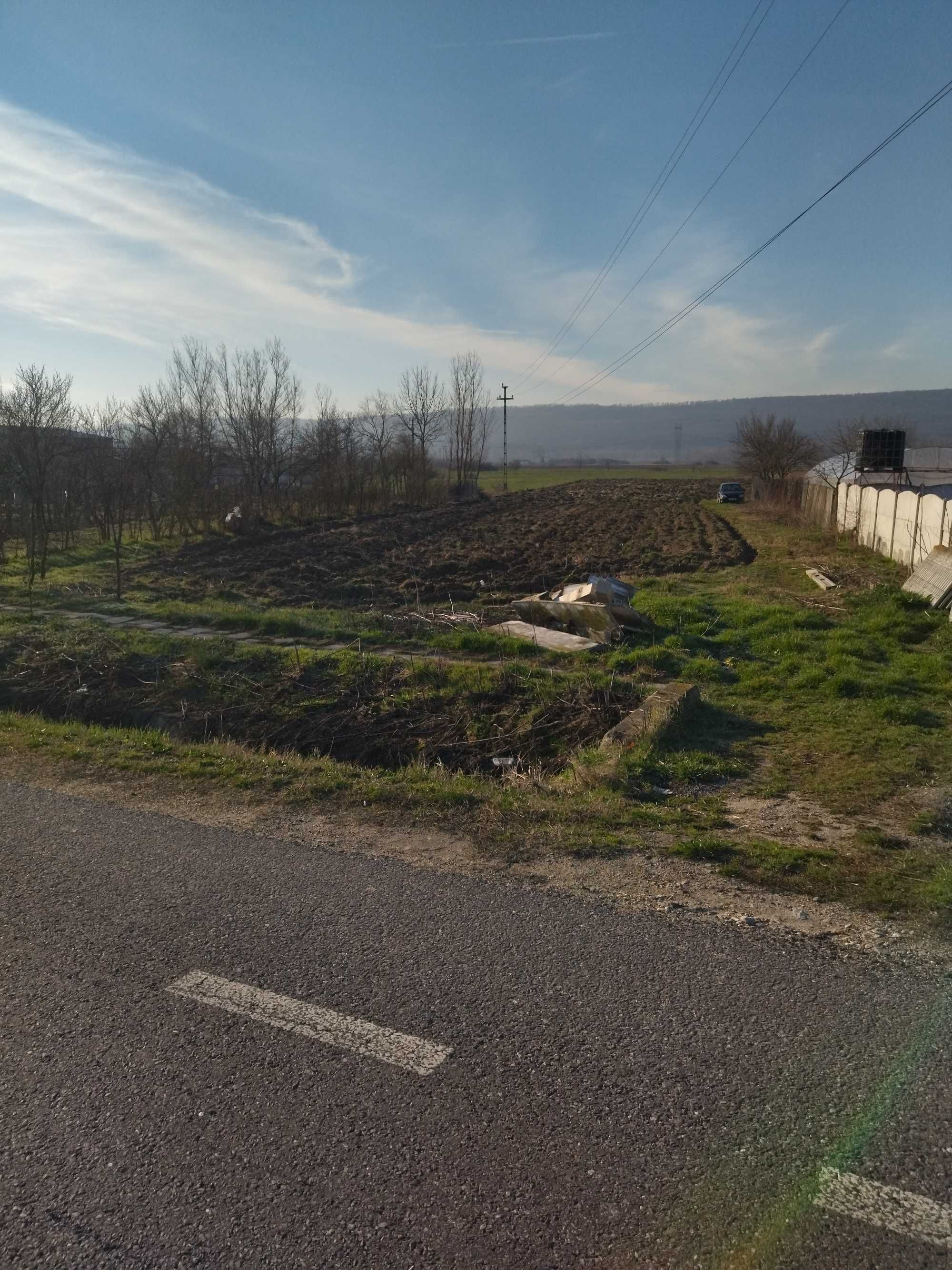 Vând avantajos (sau schimb cu auto) teren în Butoiești - MH