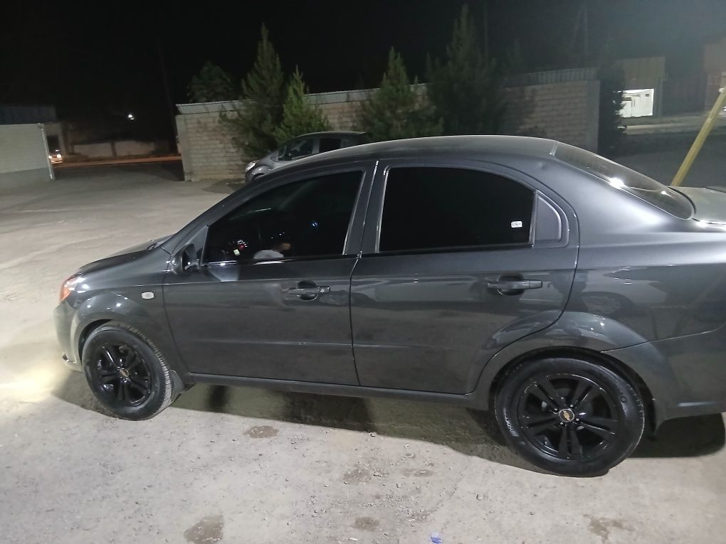 Moshina necsi 3 srochna sotiladi