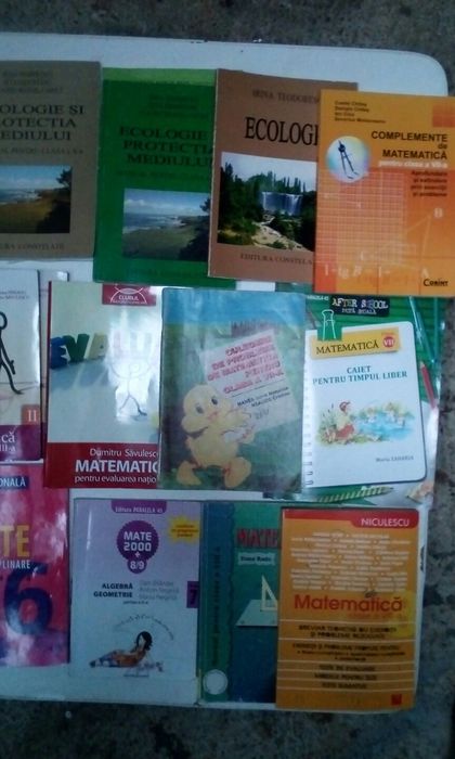 Manuale scolare si carti