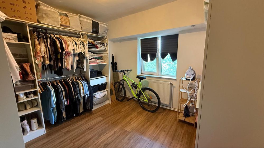 Apartament 4 camere Otopeni decomandat Central.