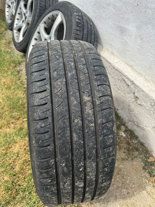 Jenti aliaj cu cauciucuri de vara R18