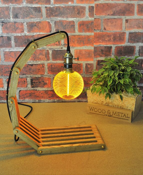 Настолна (нощна) лампа изработена от дърво ясен