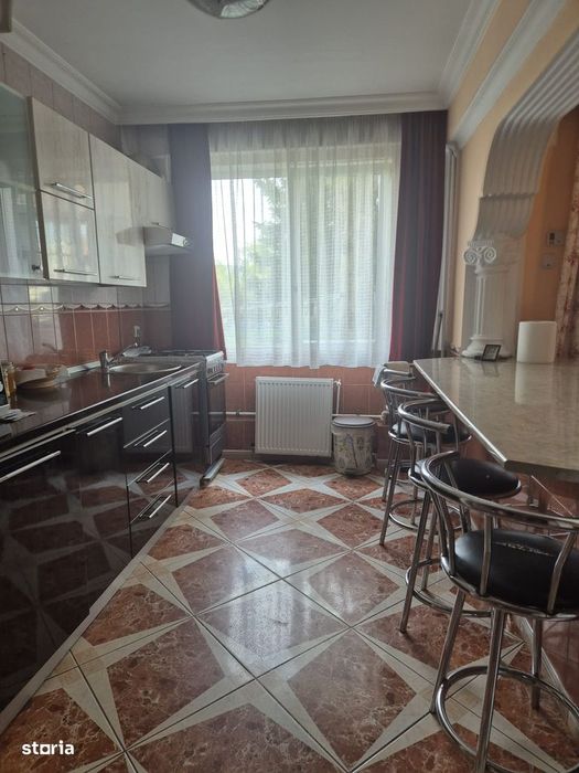 Apartament cu 3 camere