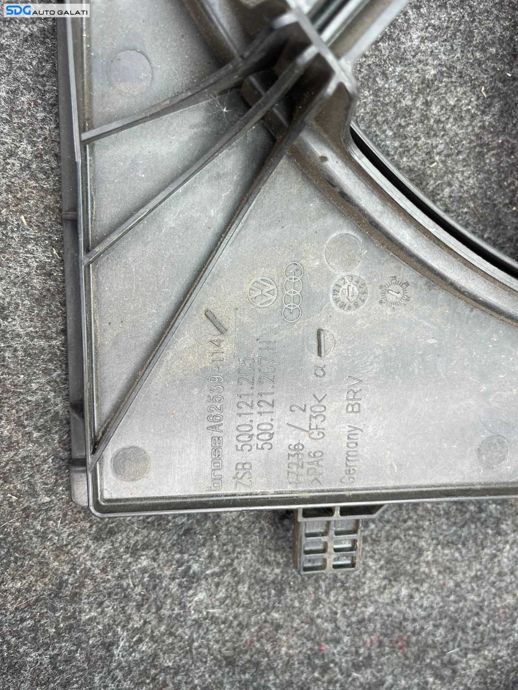 Ventilator Electroventilator Skoda Octavia 3 1.6 TDI CLHA CLHB CRKB CXXB DBKA 2013 - 2017 Cod 5Q0959455AL 5Q0121203BT 5Q0121205 5Q0121207H [C4370]
