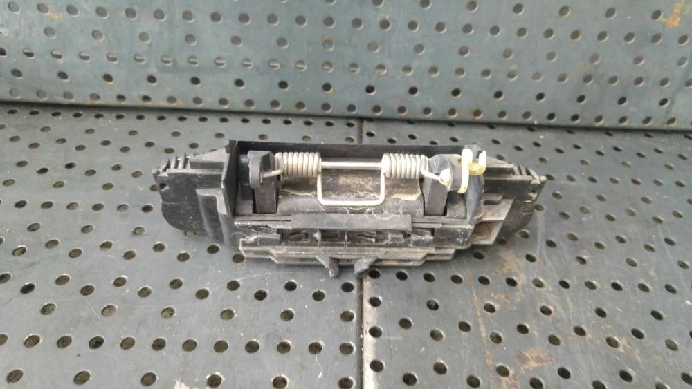 Maner usa dreapta spate audi a3 8p 4b0839885