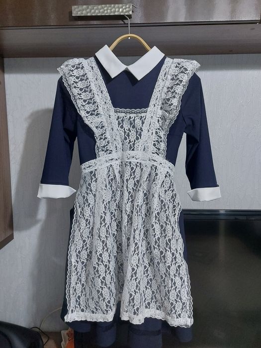 Школьное платье с фартуком