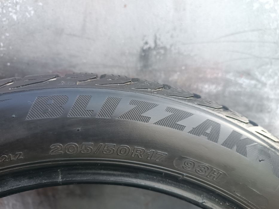205/50/17 Bridgestone