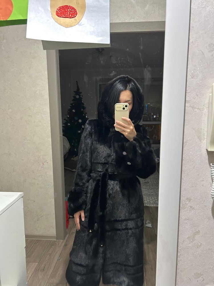 Продам норковую шубу