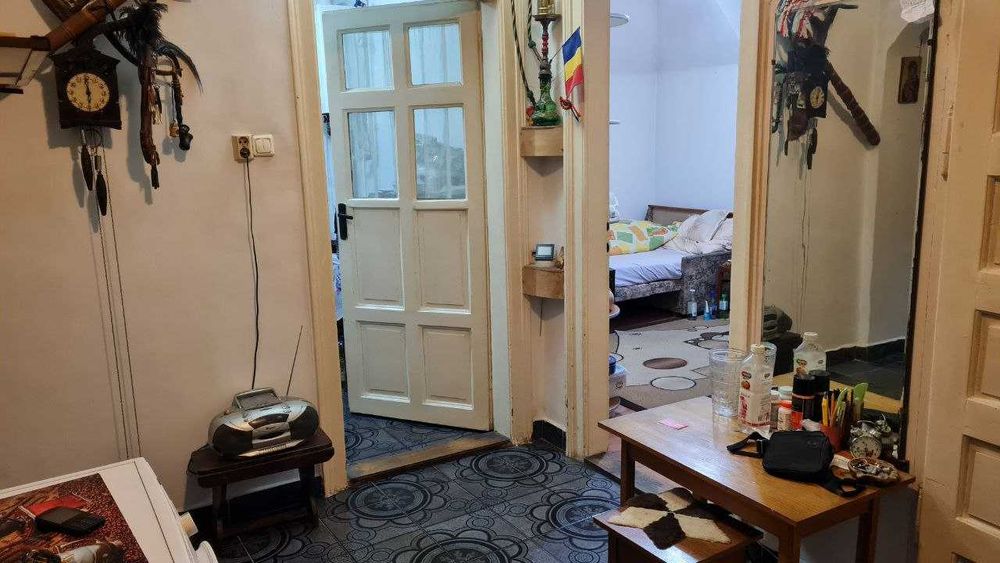Vand apartament cu 3 camere in Episcopia