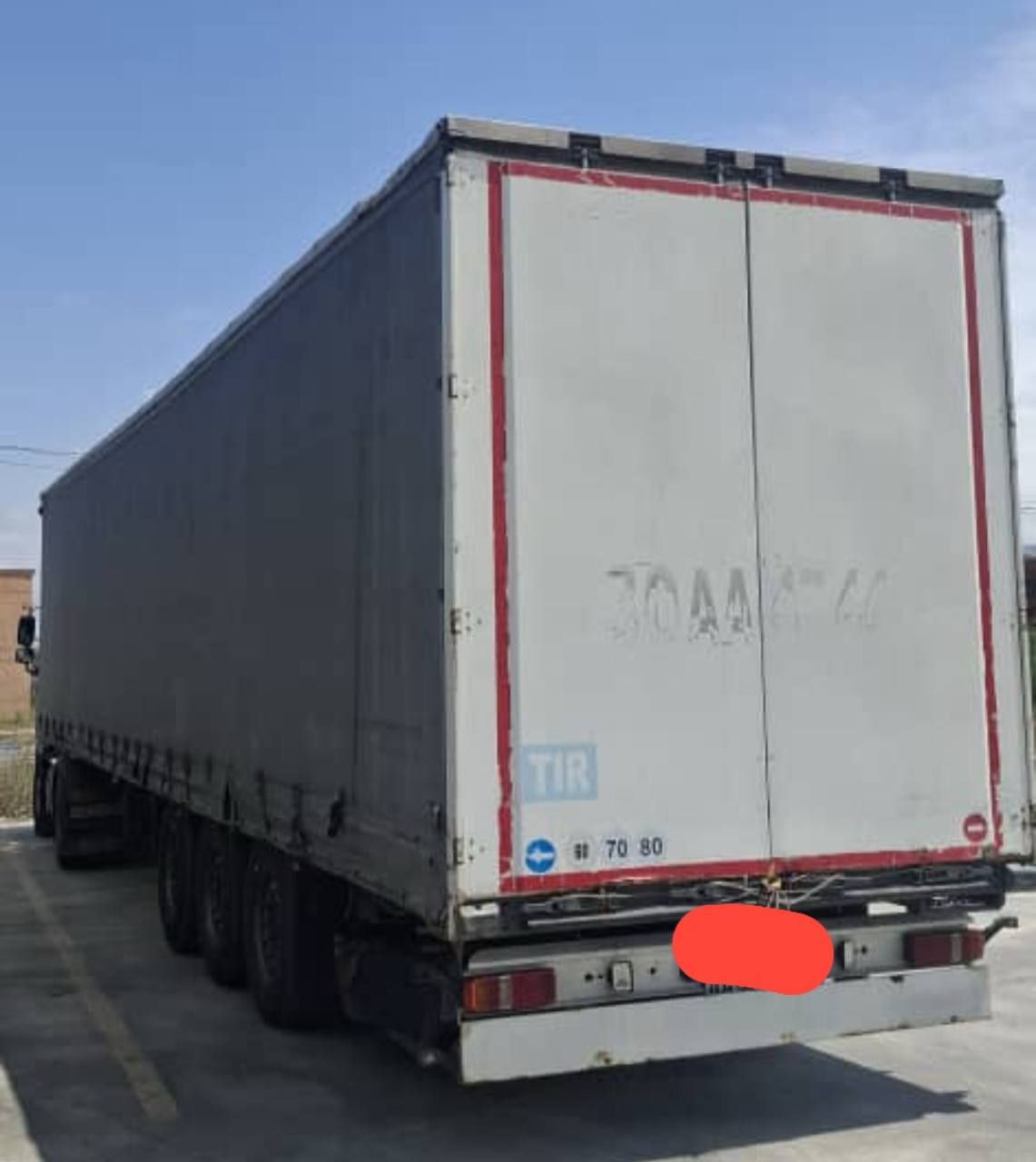 DAF XF EURO 6 +KRONE прицеп cотилади
 Йили: 2013 прицеп 2007