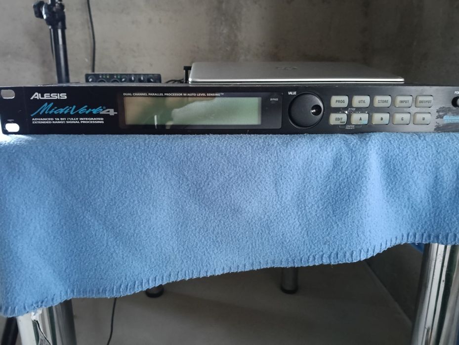 De vânzare procesor de voce