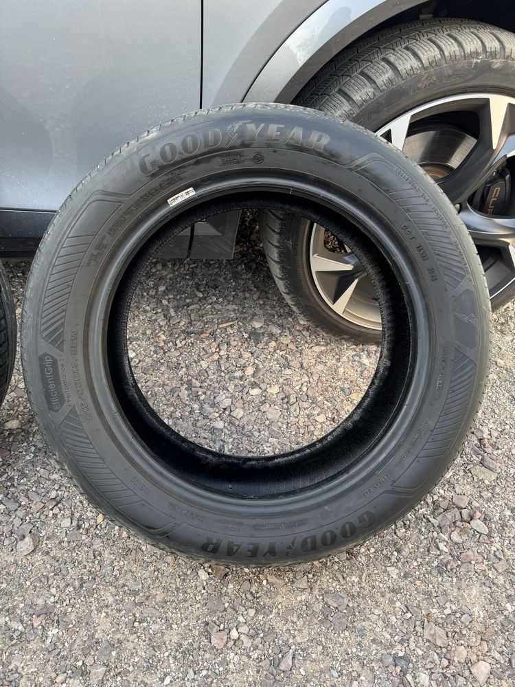 Anvelope 215/55 R17 Goodyear Vara