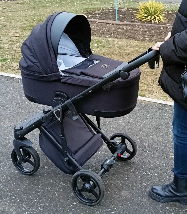 cărucior ADAMEX Marko 3 în1  Preț 500 lei, NEGOCIABIL
