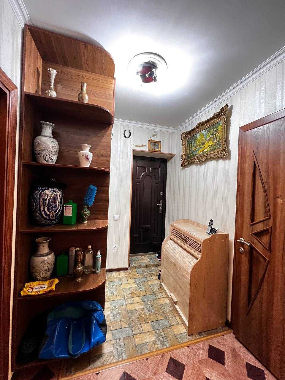 3 комн квартира. Меб, техника.  БУЗ-2