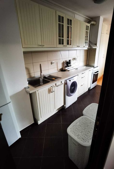 Apartament 2 camere, balcon, 430 EUR, parc Brancusi, loc parcare