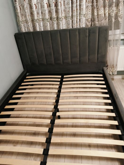 Кровать с матрасом