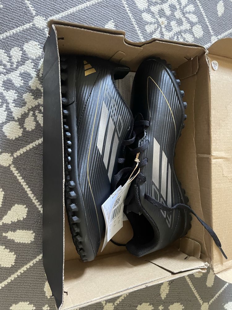 F50 Club TF J pentru sintetic