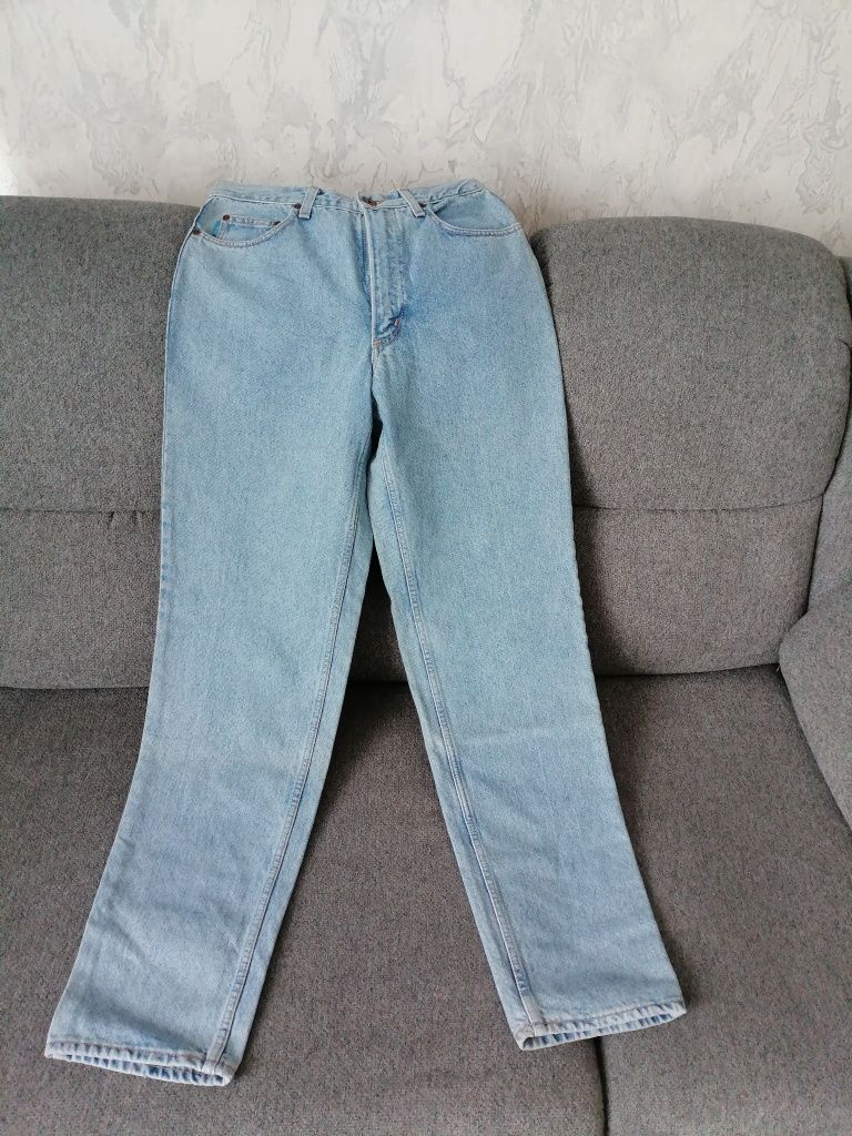Продам фирменные брюки.