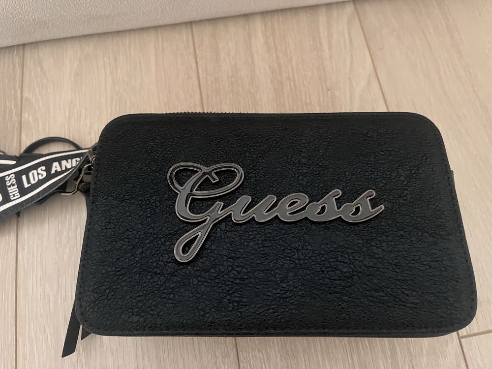 Продавам Чанта Guess