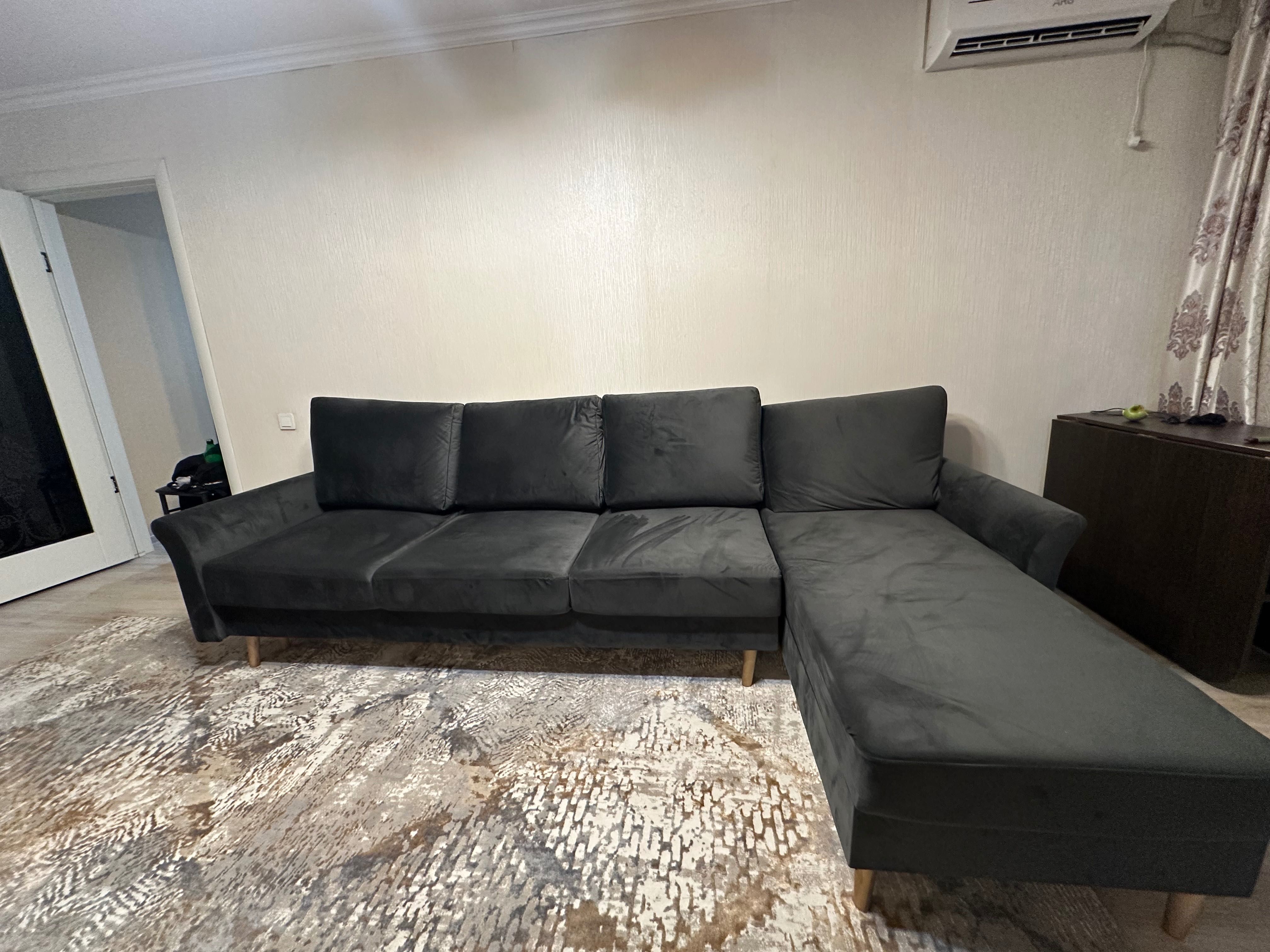 Продам диван. практически новый