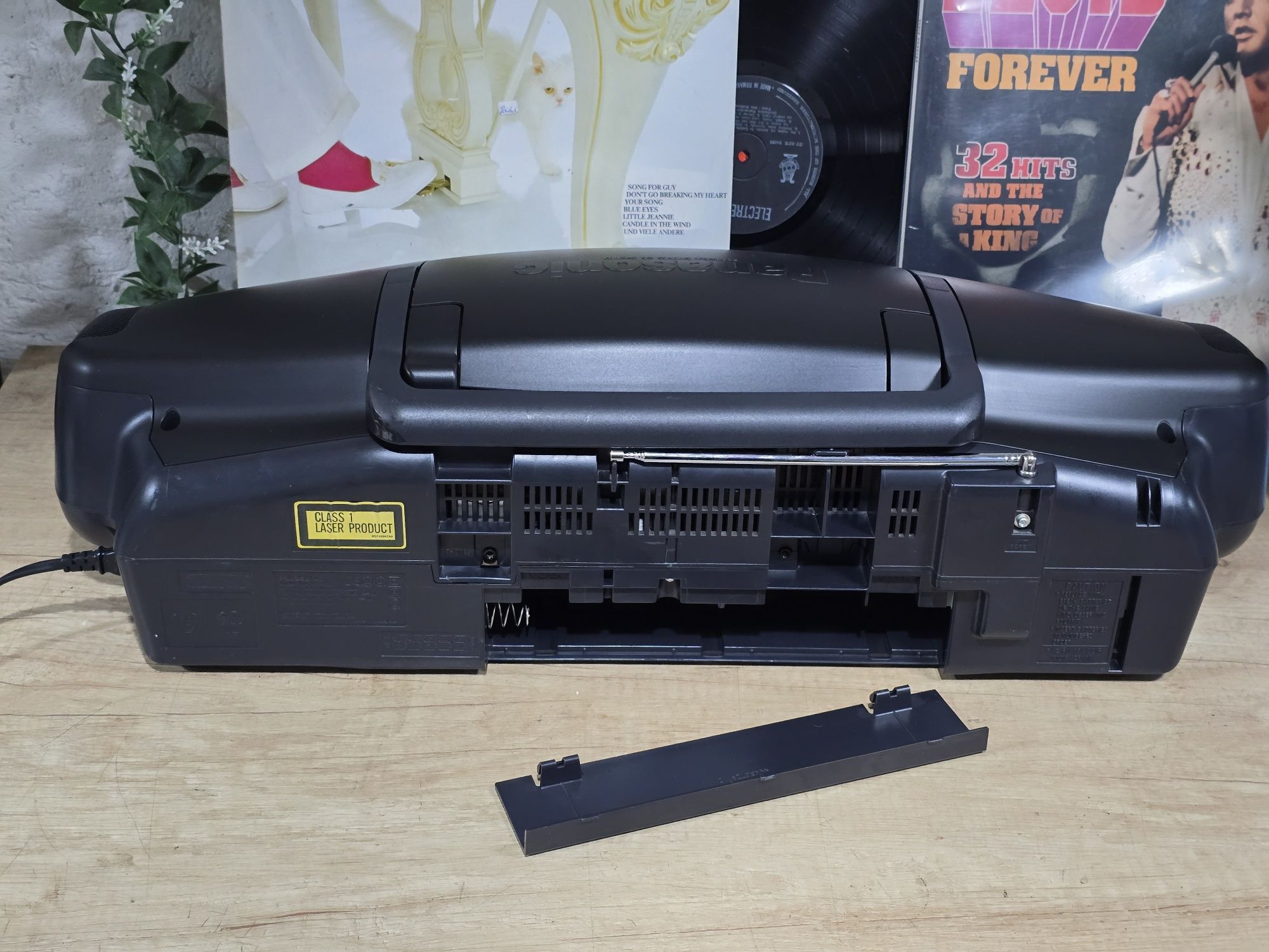 Boombox PANASONIC RX-ED77, radio casetofon cobra ,cd-player,  portabil