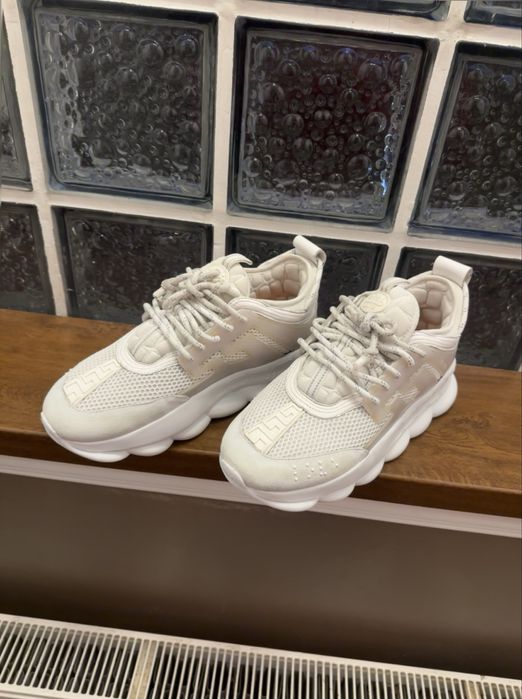 versace chain reaction